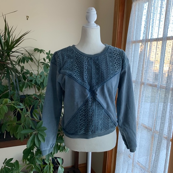 Blue crochet detail pullover sweatshirt - Picture 1 of 4